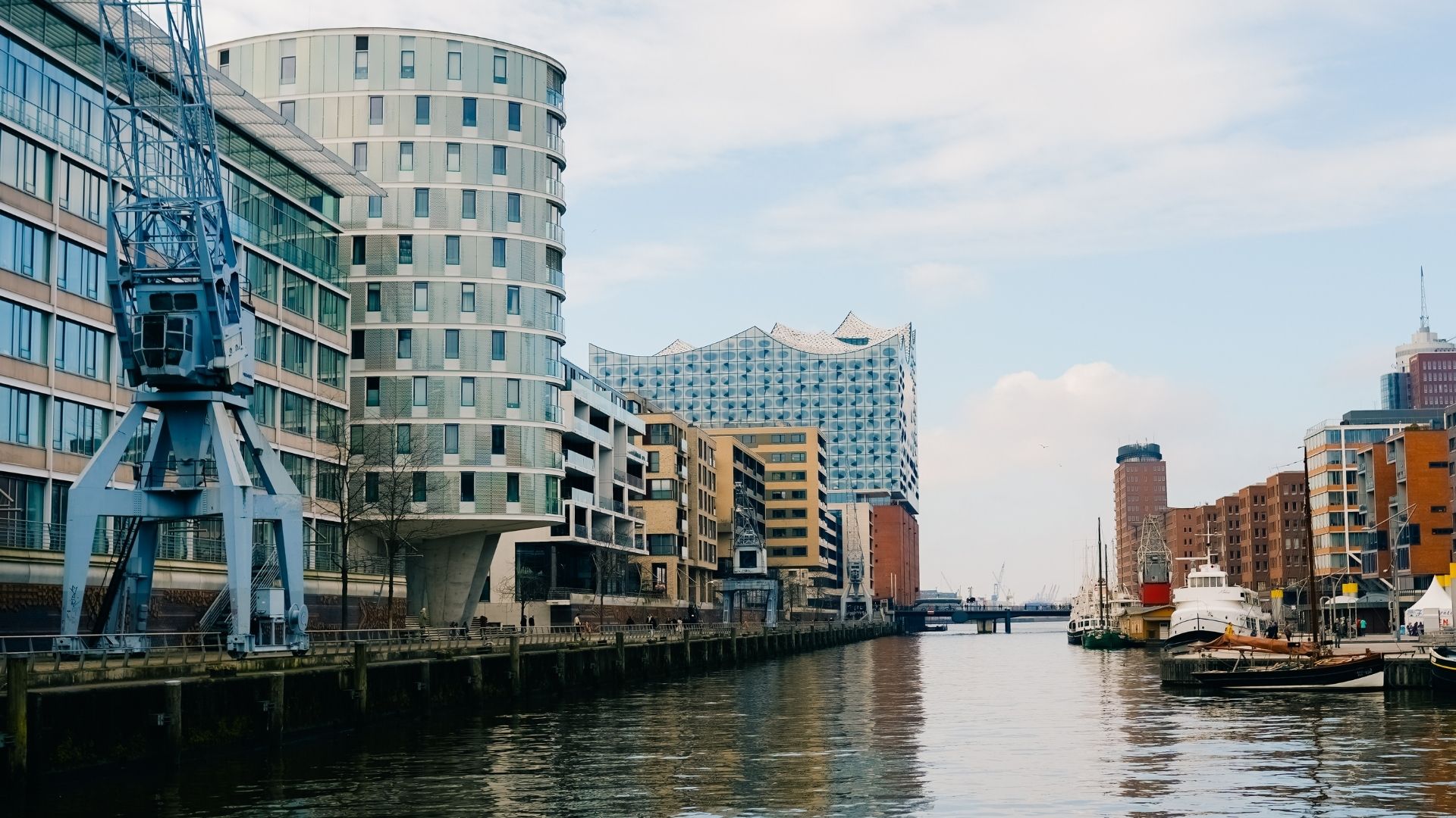 Sandtorhafen/Traditionsschiffhafen
